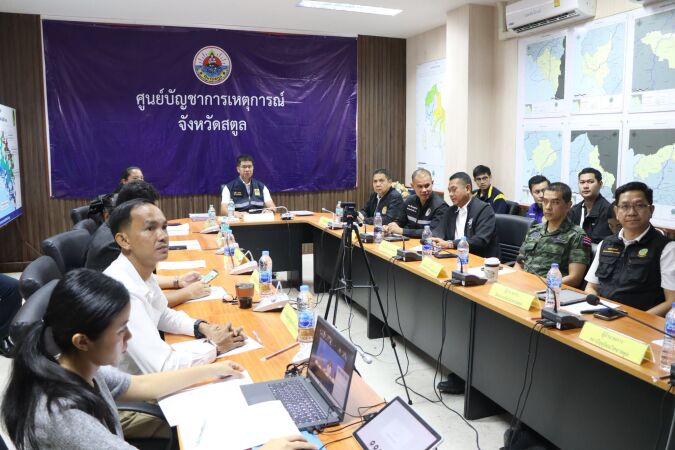 แขวงทางหลวงสตูล ร่วมประชุมกองบัญชาการป้องกันและบรรเทาสาธารณภัยแห่งชาติ (บกปภ.ช.) ติดตามสถานการณ์อุทกภัย ย้ำภาคใต้เตรียมพร้อม